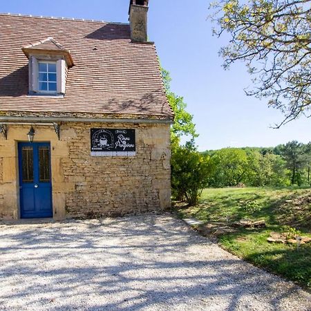 Chez Renou Et Prosperou Maison Typique Du Sarladait Saint-Genies Exteriör bild