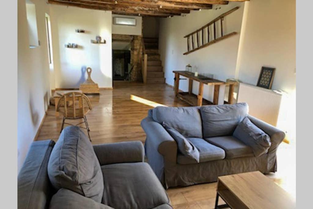 Chez Renou Et Prosperou Maison Typique Du Sarladait Saint-Genies Exteriör bild