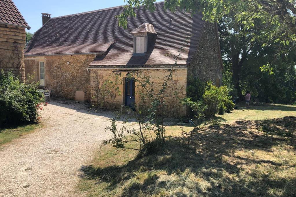 Chez Renou Et Prosperou Maison Typique Du Sarladait Saint-Genies Exteriör bild