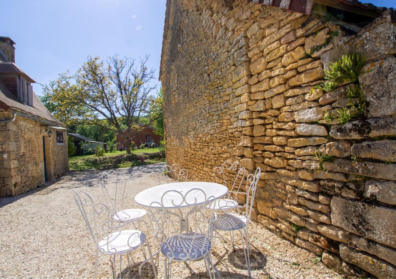 Chez Renou Et Prosperou Maison Typique Du Sarladait Saint-Genies Exteriör bild