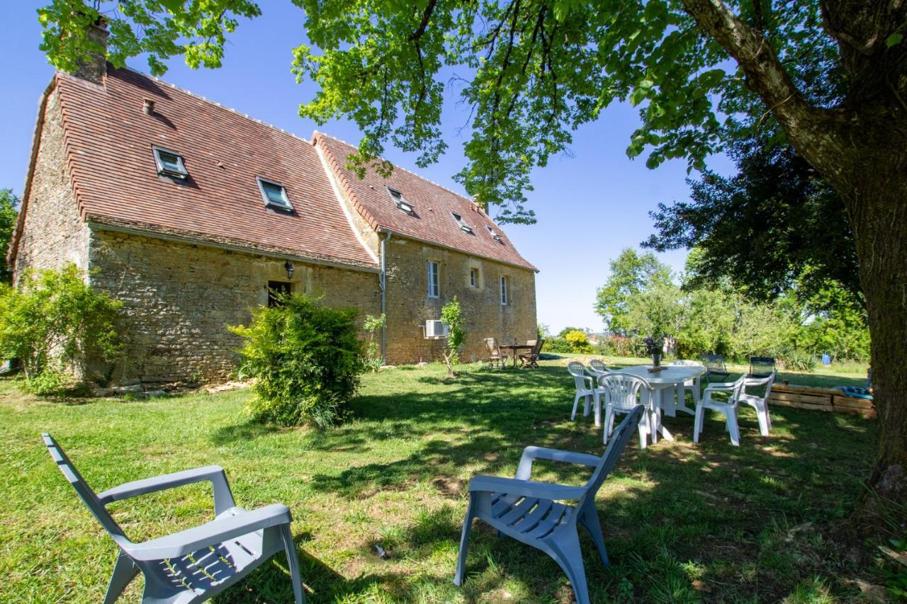 Chez Renou Et Prosperou Maison Typique Du Sarladait Saint-Genies Exteriör bild